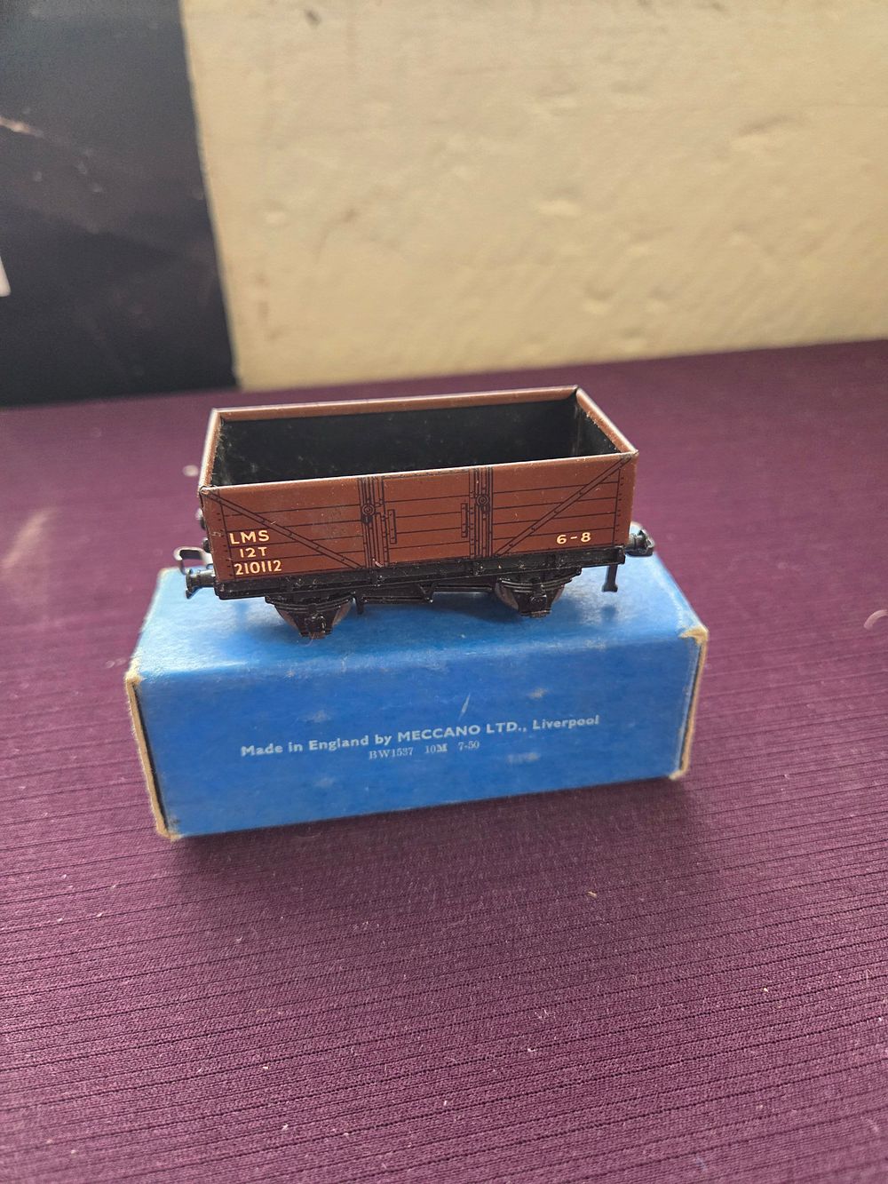 Lot 182 – Hornby-Dublo D2 High-Sided Wagon boxed