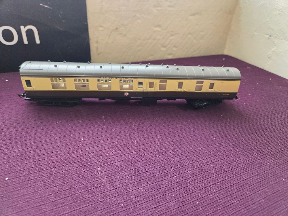 Lot 187 – One British Railways Mk1 Passenger Coach
