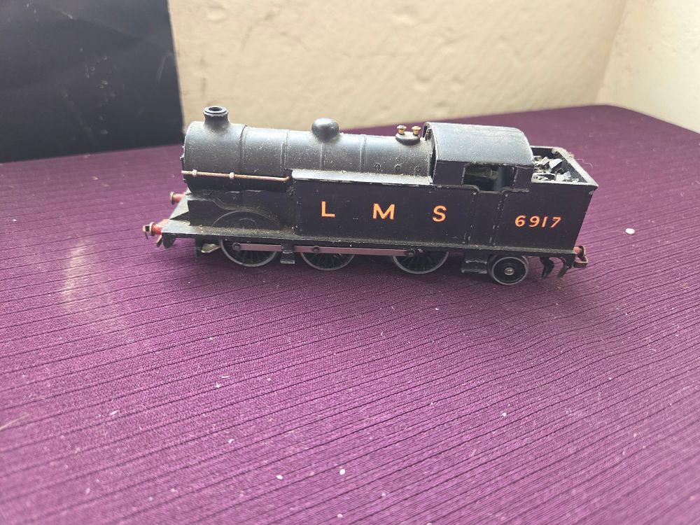 Lot 195 – Hornby Dublo EDL7 LMS 0-6-2 Tank Locomotive