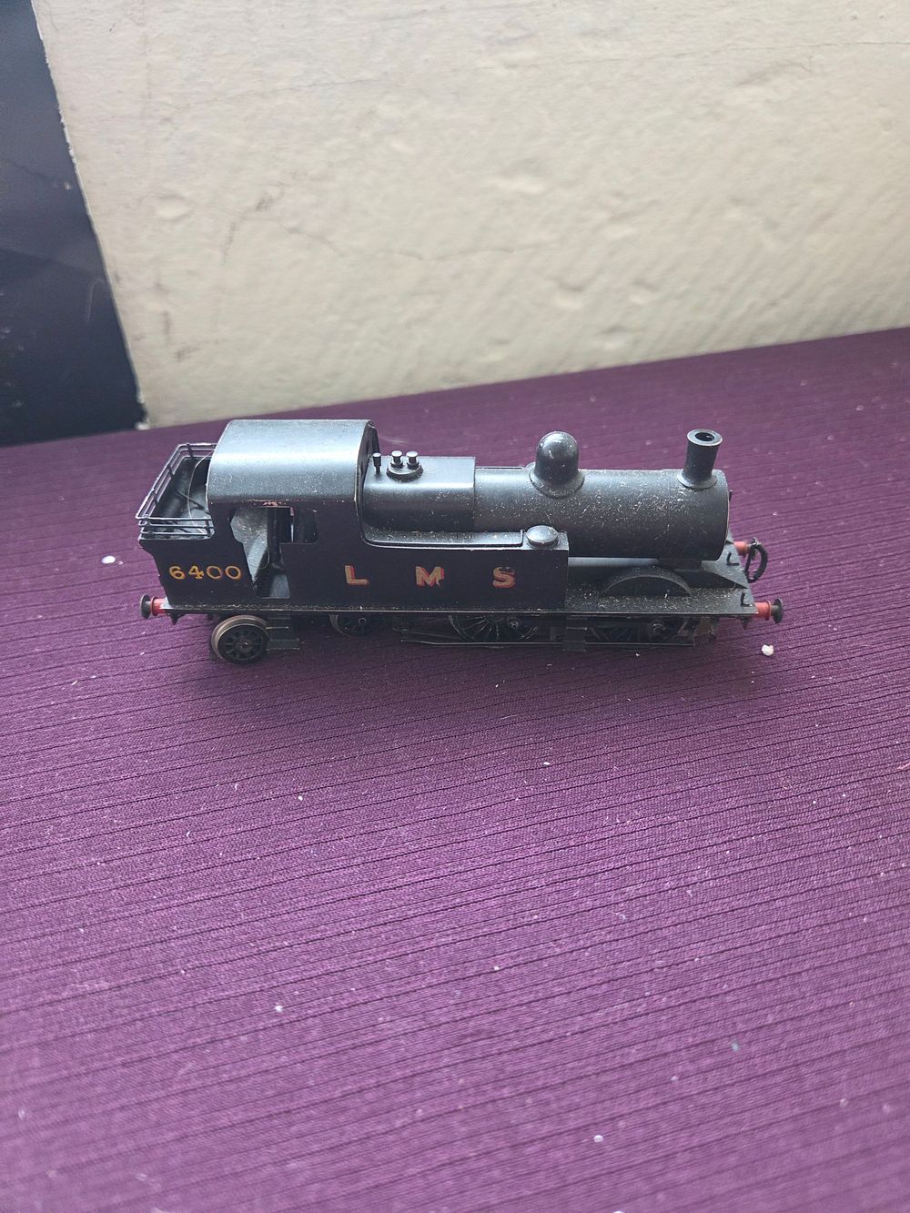 Lot 199 – OO Gauge LMS 0-6-0T Jinty Steam Locomotive unboxed