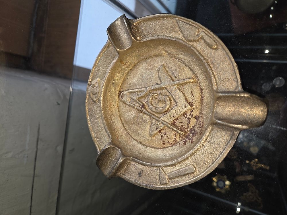 Lot 605 – Cast Brass Masonic Ashtray