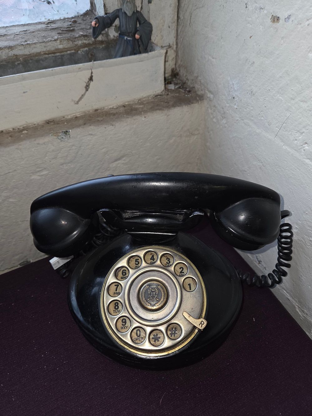 Lot 624 – Reproduction Classic Rotary Style Push Button Telephone