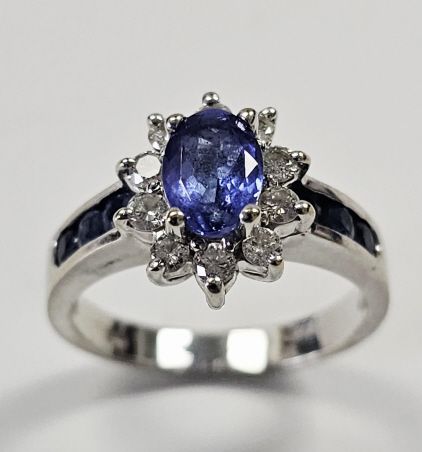 Kellie's Blue Moon Estate Sales Auctions and Resale | Auction 220 | Fine Jewelry, Art & Collectibles Multi Platform Auction
