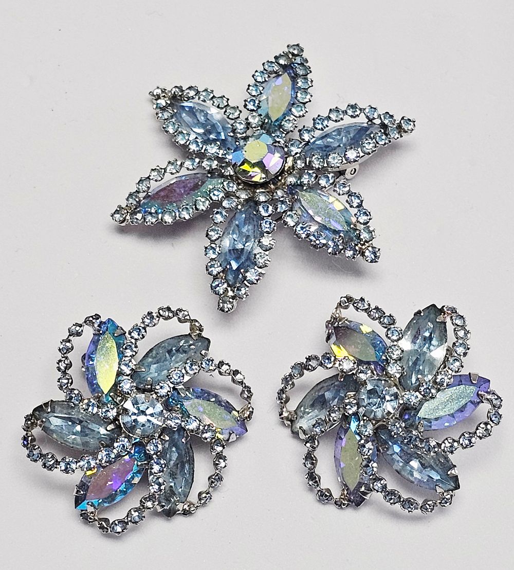 Kellie's Blue Moon Estate Sales Auctions and Resale | Auction 226 | Fine Jewelry, John Deere & Collectibles Multi Platform