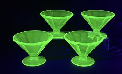 UV Uranium Glass Sherbet Cups x4 2.75 x 4 inches each. 
Free from chips or cracks. 2.75 x 4 
