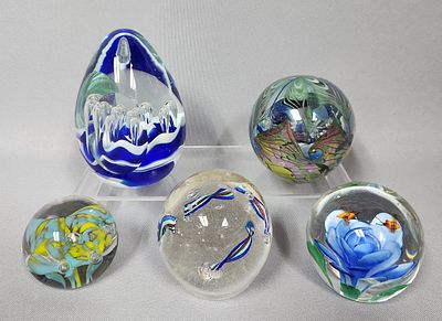 A Collection of Five Contemporary Art Glass Paperweights. A collection of five contemporary 