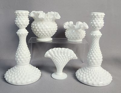 A Set of Five Fenton White Hobnail Milk Glass Items. A set of five Fenton White Hobnail Milk 