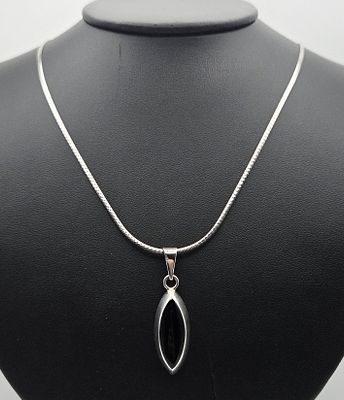 Mexico Sterling Onyx Necklace 7.7 Grams. Necklace Measures 18" Necklace Weighs 7.7 Grams