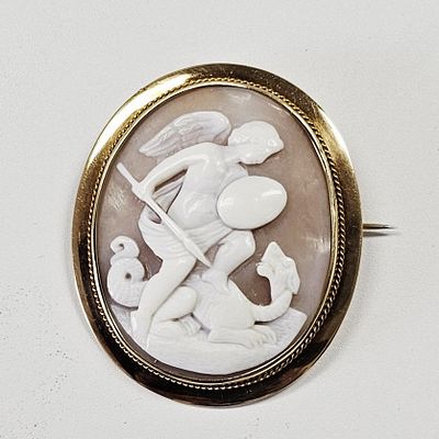 14K Framed St Goran & The Dragon Cameo 14.3 Grams. Cameo weighs 14.3 Grams