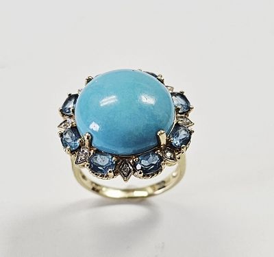 10K Sleeping Beauty Turquoise Topaz & Diamond Ring. Ring weighs 5.3 Grams Size 5