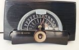 General Electric Model 409 Vacuum Tube AM/FM Radio. General Electric Model 409 vacuum tube AM/FM Image - 3