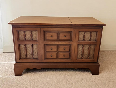 General Electric Model A318 Mid-Century Stereo Console. This General Electric Model A318 stereo 