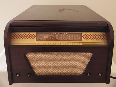 Trav-Ler Tabletop Radio-Phonograph Combination with Model A Automatic Record Changer. A vintage 