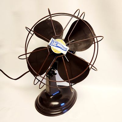 Robbins & Myers R&M Banner Electric Desk Fan. This lot features a vintage Robbins &amp; Myers 