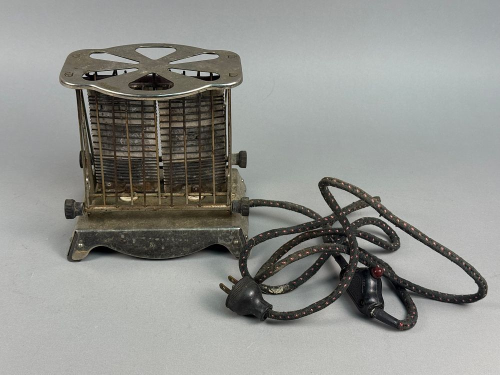 Westinghouse Style No. 284032-A Electric Turnover Toaster. This is a Westinghouse Turnover 