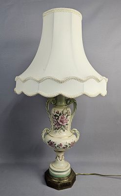 Vintage Hand Painted Porcelain Urn Form Table Lamp. This mid-century decorative table lamp 