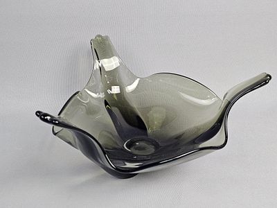 Vintage Smoky Grey Art Glass Bowl. Mid-century modern hand-blown art glass bowl. The piece is 