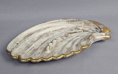 Royal Haeger Gold Tweed 22k Gold Ceramic Shell Ashtray. A Mid-Century Modern ceramic ashtray 