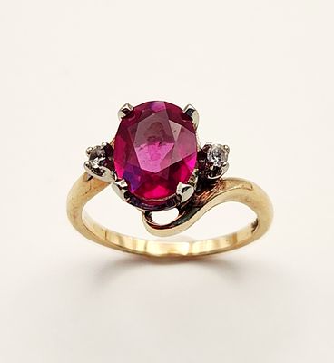 10K Gold Ruby Ring 3.0 Grams. This ring is crafted in 10 karat yellow gold. The center stone is 