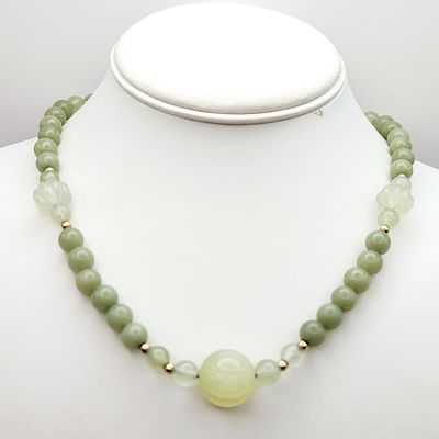 Green Jade Stone Necklace Vermeil Clasp. This vintage necklace is composed of graduated 
