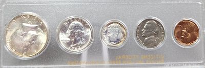 1964 P Uncirculated Coins 21 Gram. A set of five US coins dated 1964, presented in a clear 