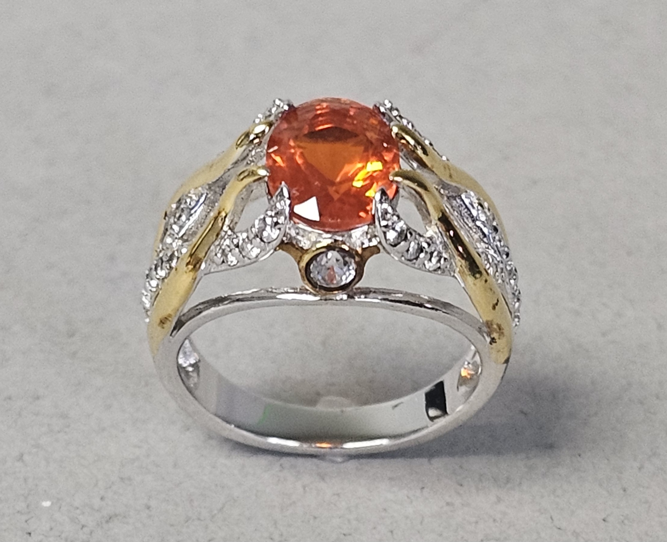 Sterling Orange Gemstone Ring 4.6 Grams