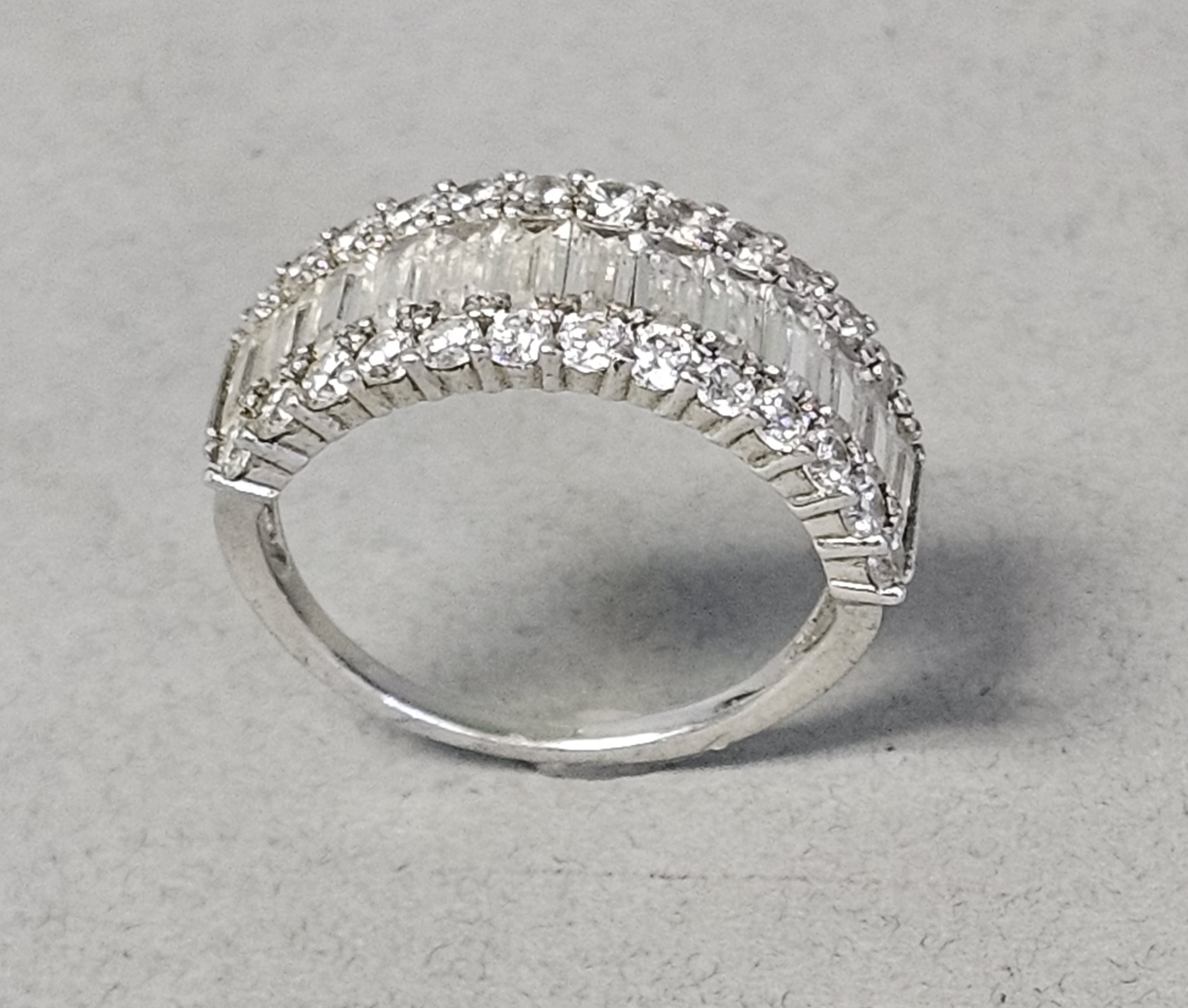 Sterling Colorless Stone Ring 3.3 Grams