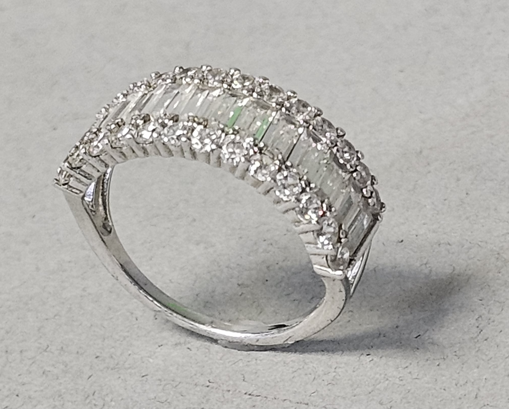 Sterling Colorless Stone Ring 3.3 Grams