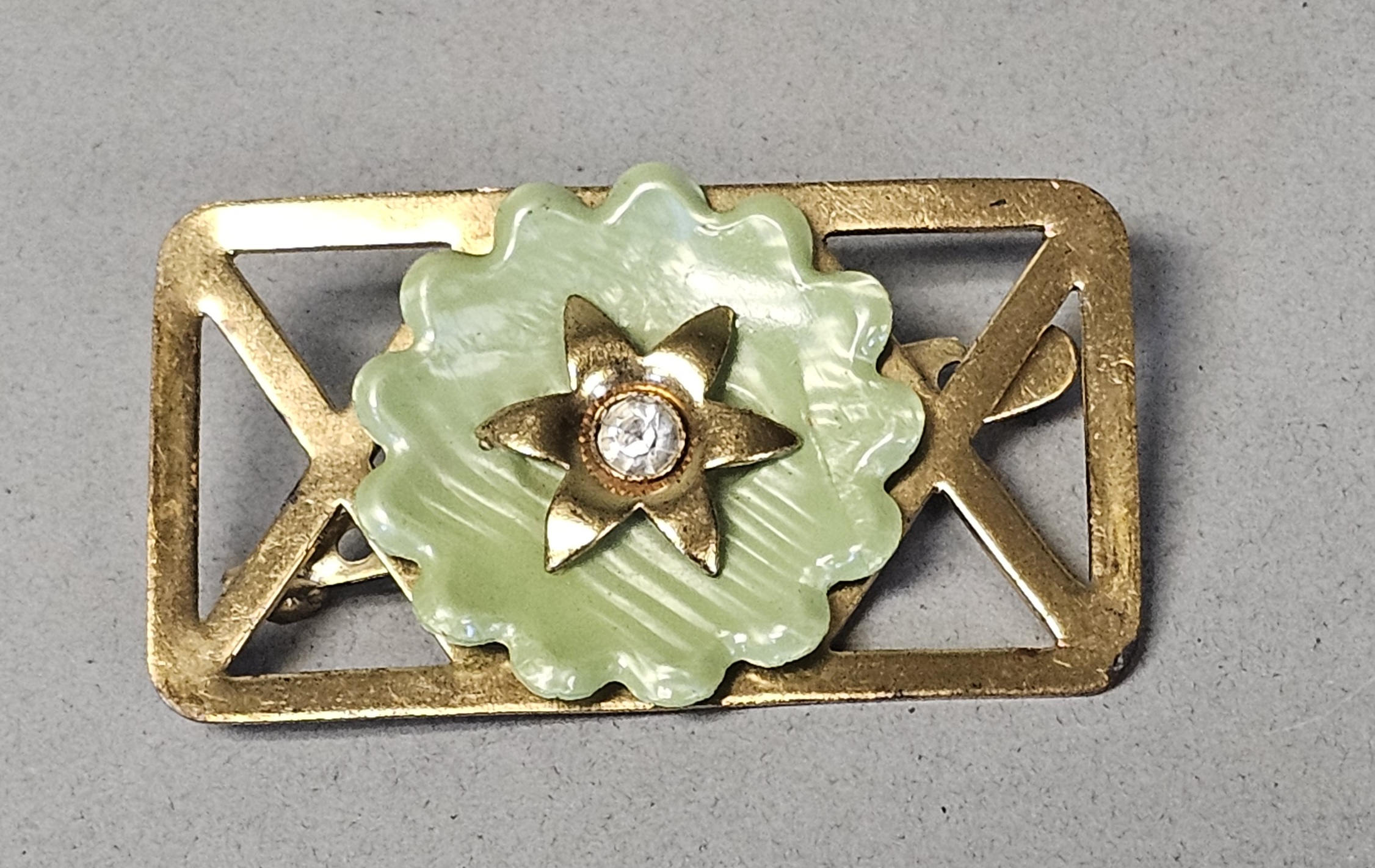 Mid-Century Green Molded Plastic Bar Brooch