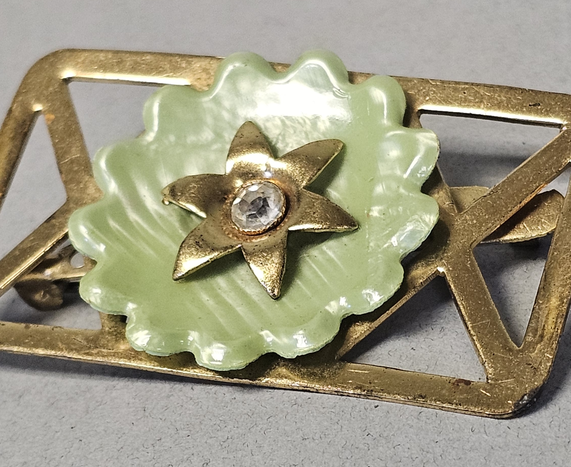 Mid-Century Green Molded Plastic Bar Brooch