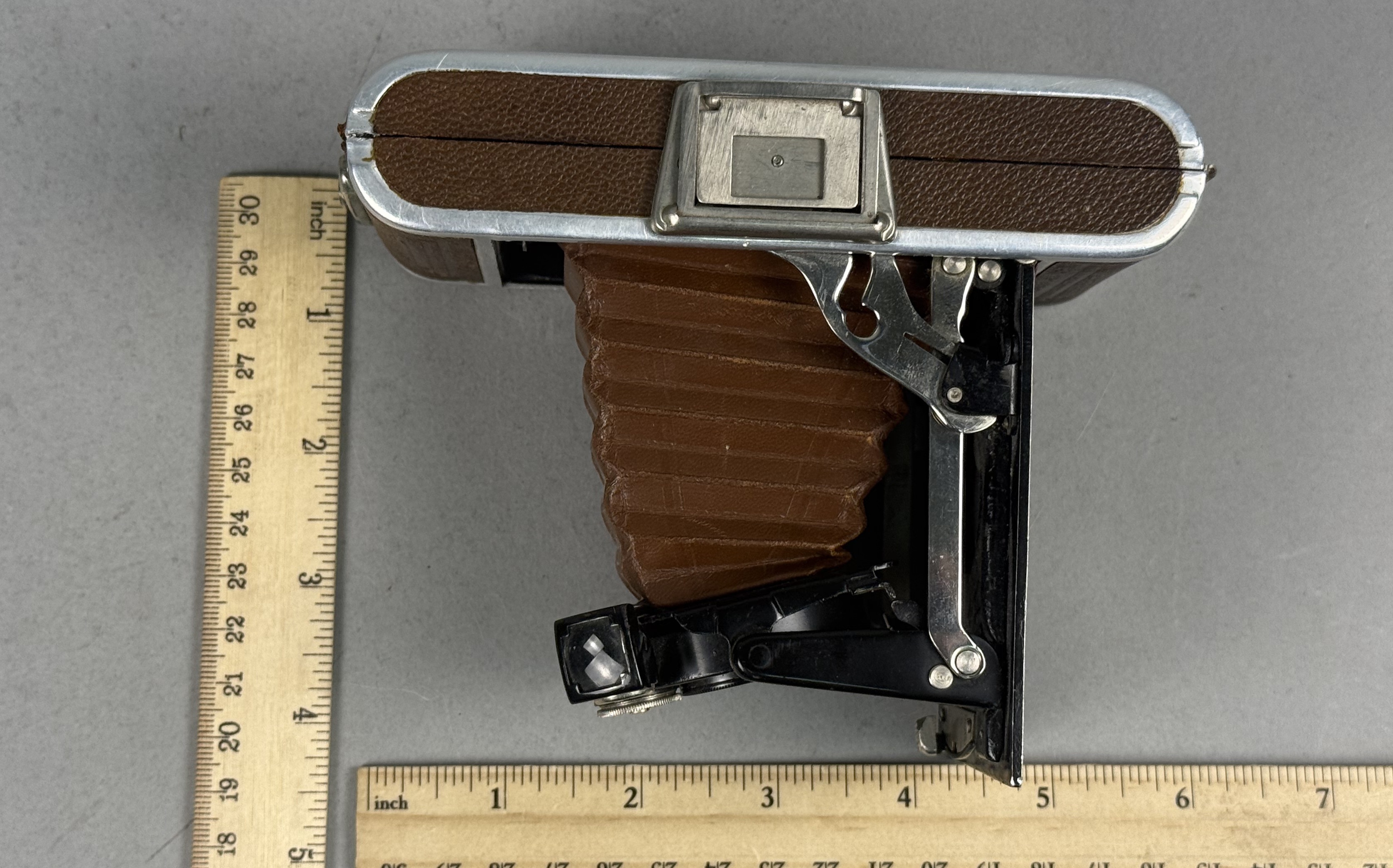 Welta Perle Luxus Brown Leatherette Camera
