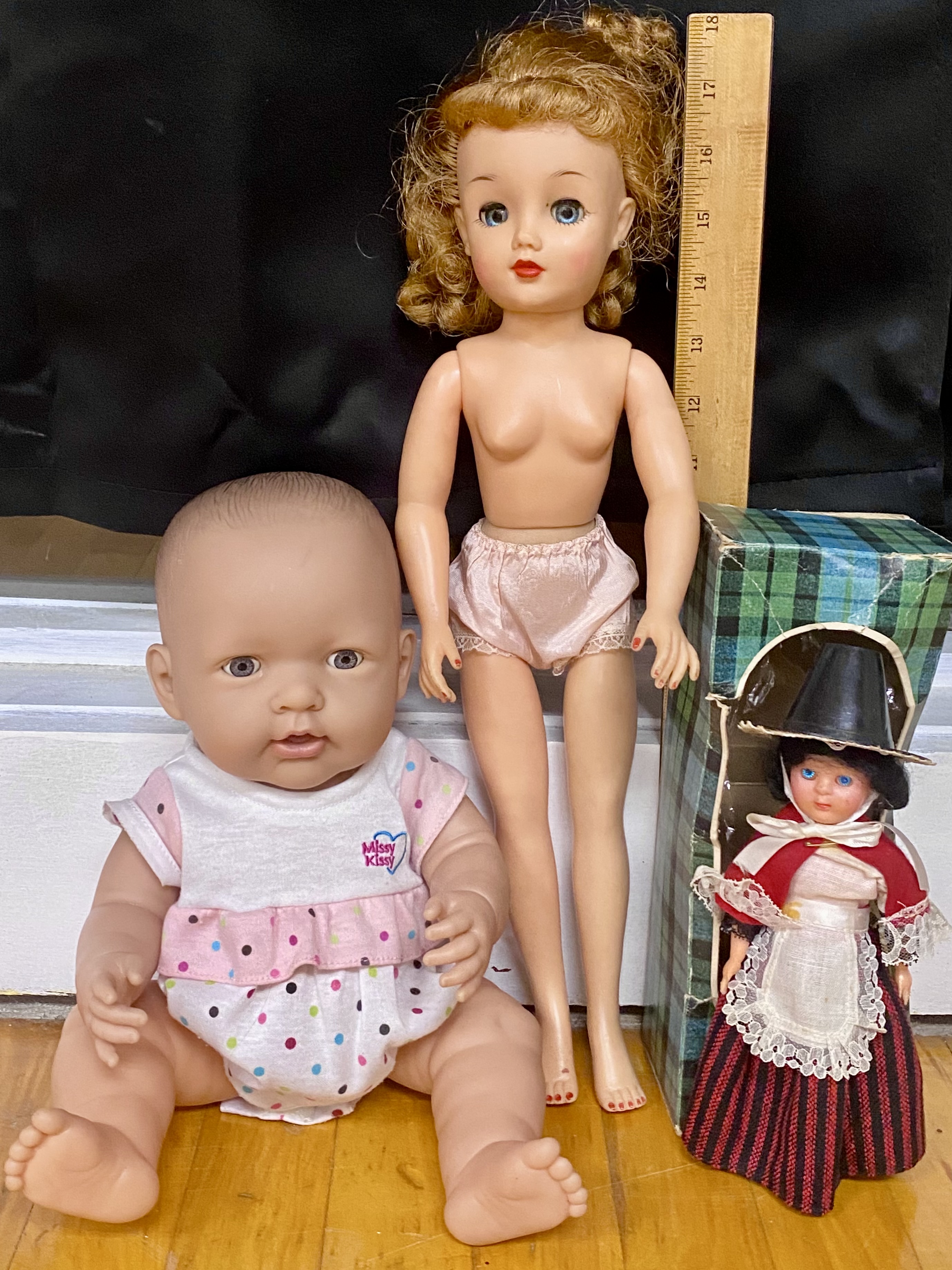 11 Collectible Dolls