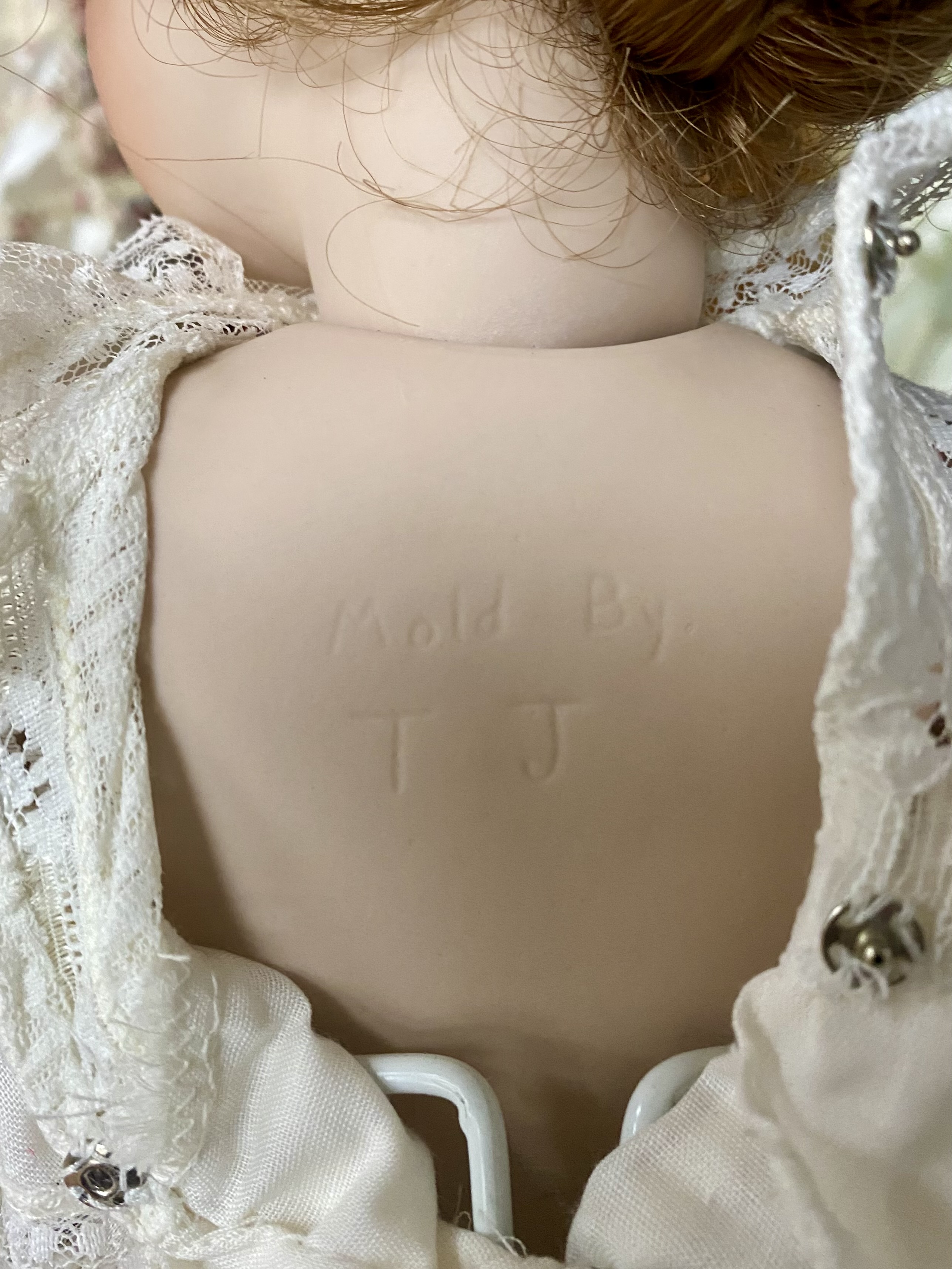 7 Modern Decorative Porcelain Dolls