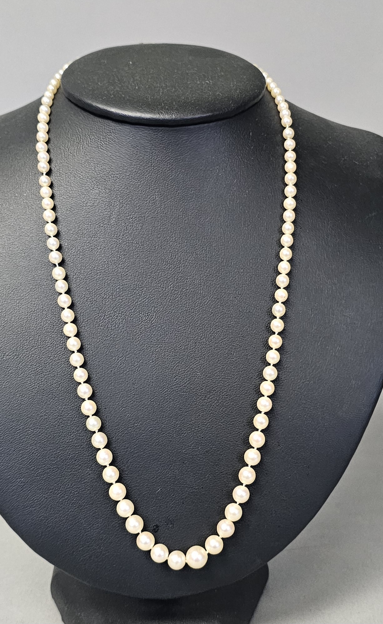 Graduated Cultured Pearl Necklace 14K Clasp