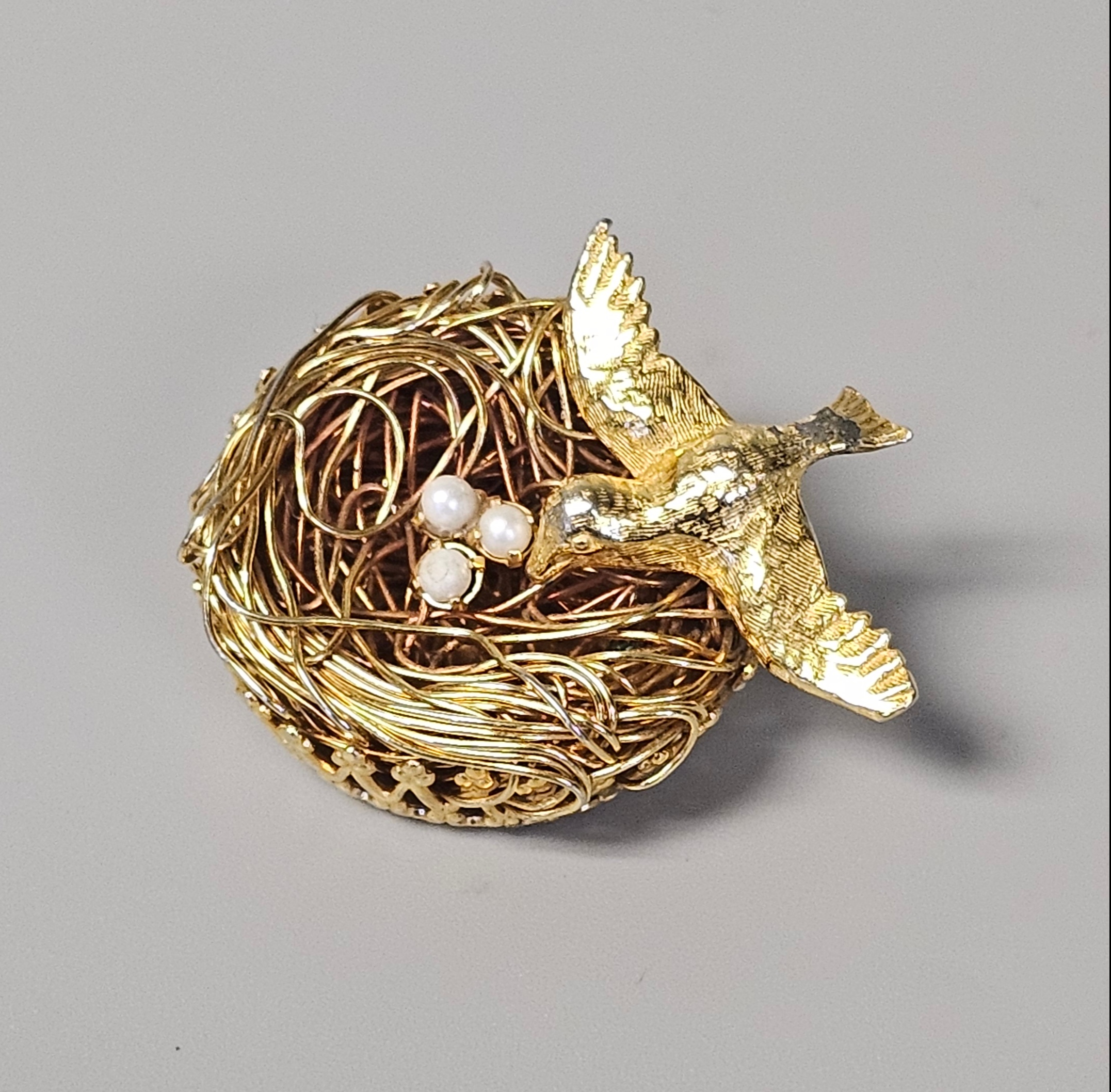 Vintage Jeanne Bird on Wire Nest Brooch