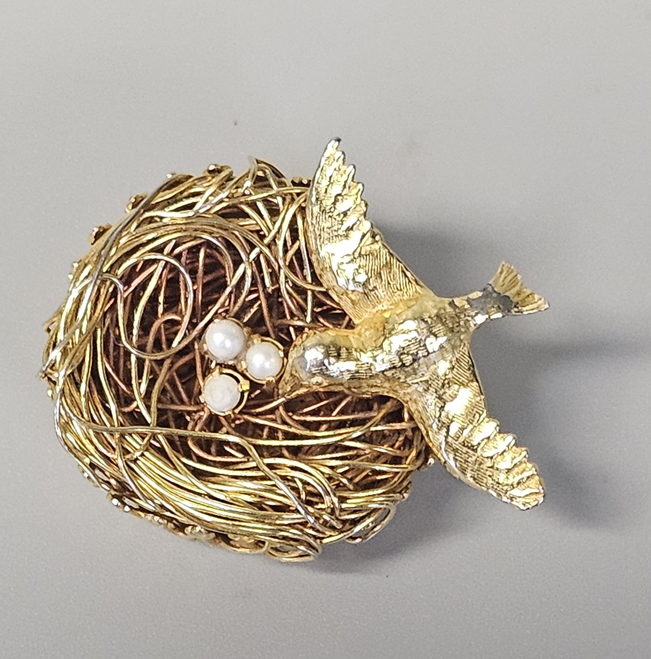 Vintage Jeanne Bird on Wire Nest Brooch