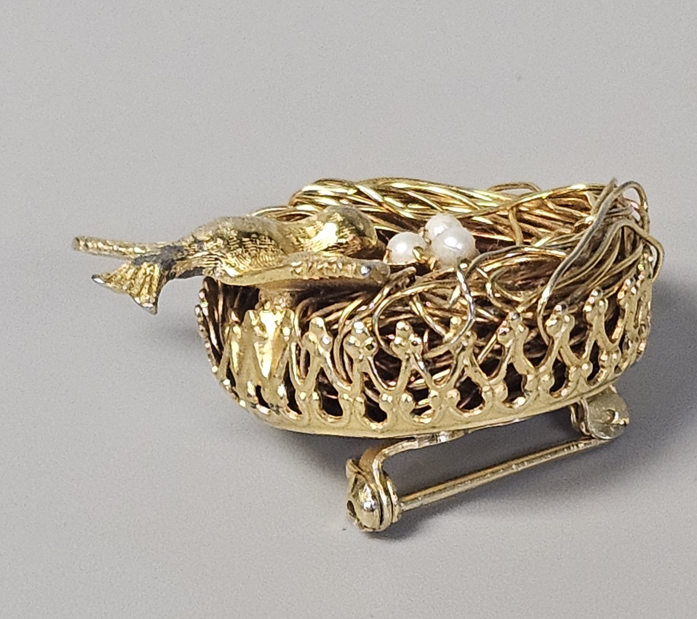 Vintage Jeanne Bird on Wire Nest Brooch