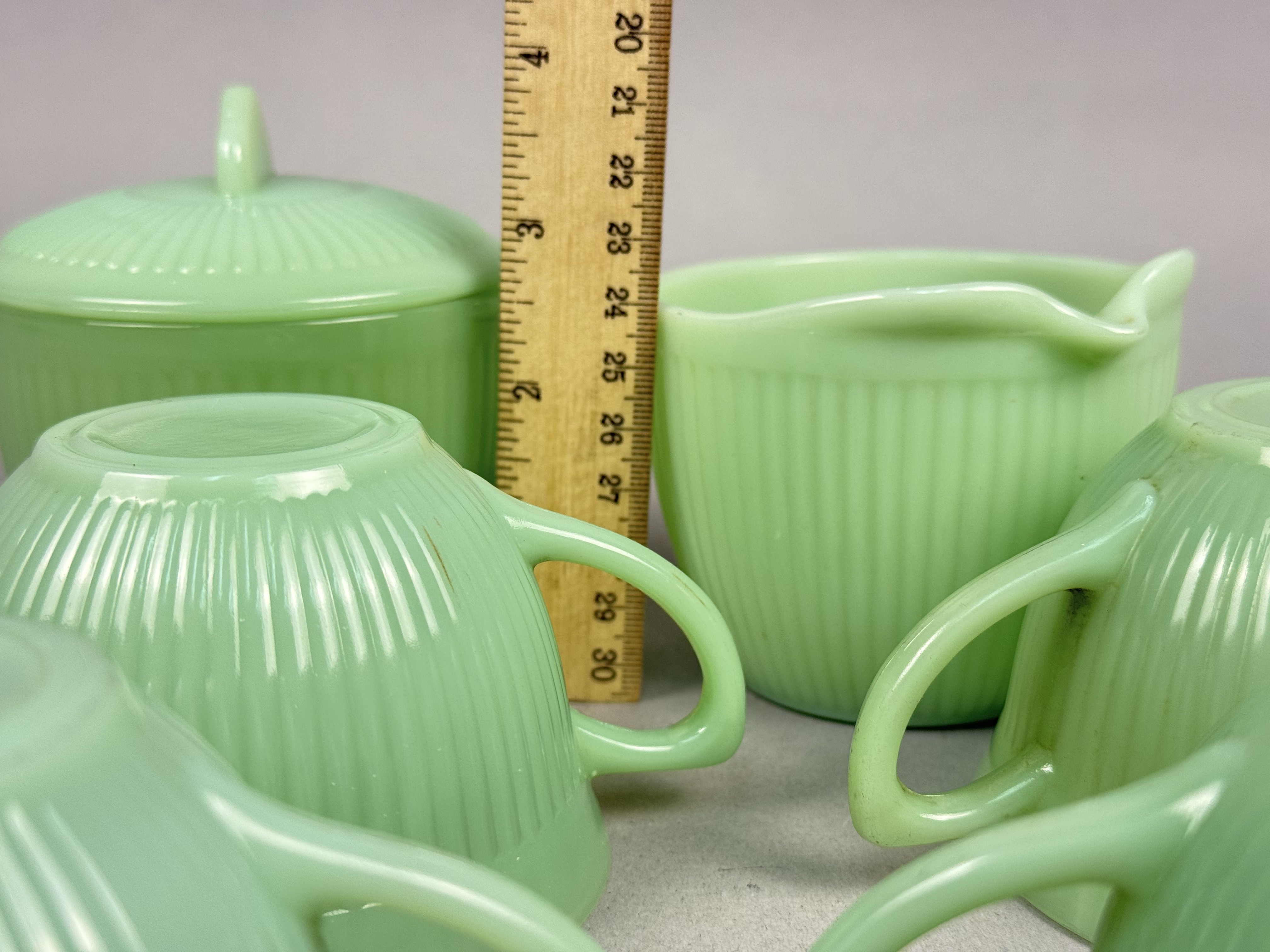 A Set of Fire-King Jane Ray Jadeite Glassware
