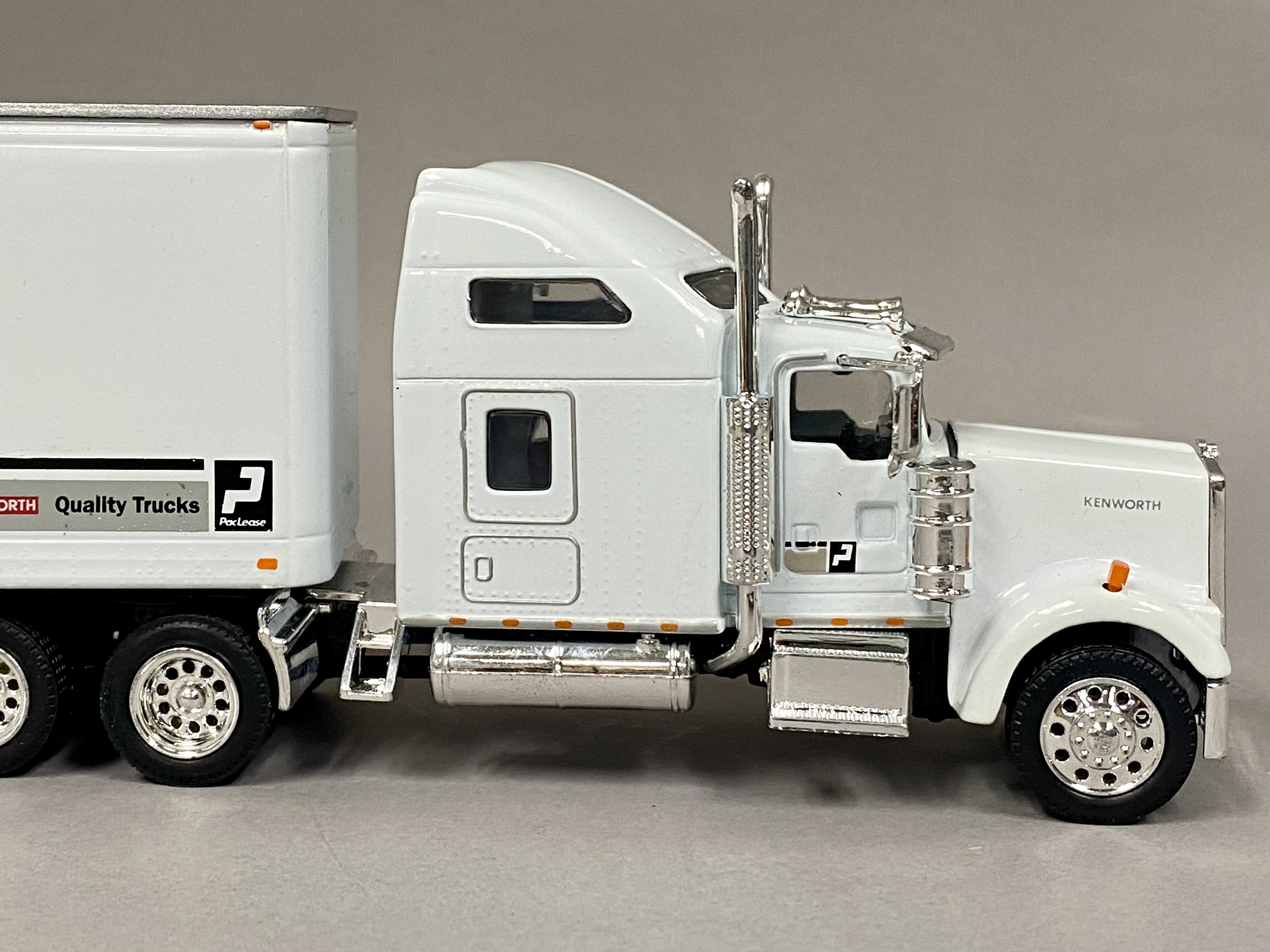 Tonkin Replicas 1/53 Scale Kenworth W900 Semi-Truck