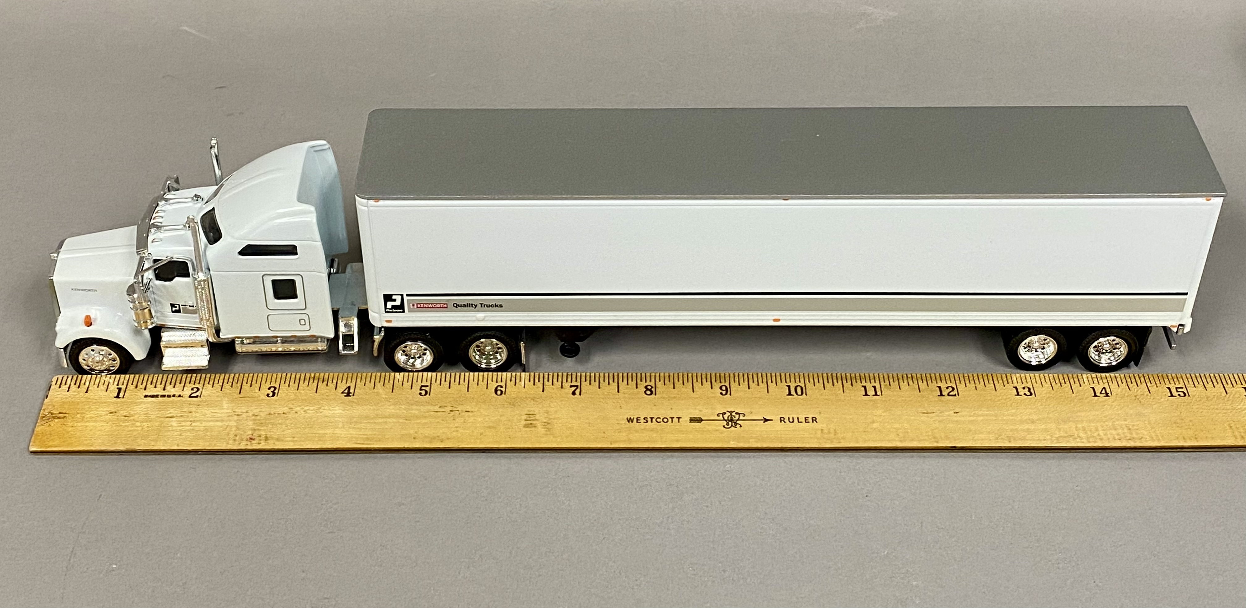 Tonkin Replicas 1/53 Scale Kenworth W900 Semi-Truck