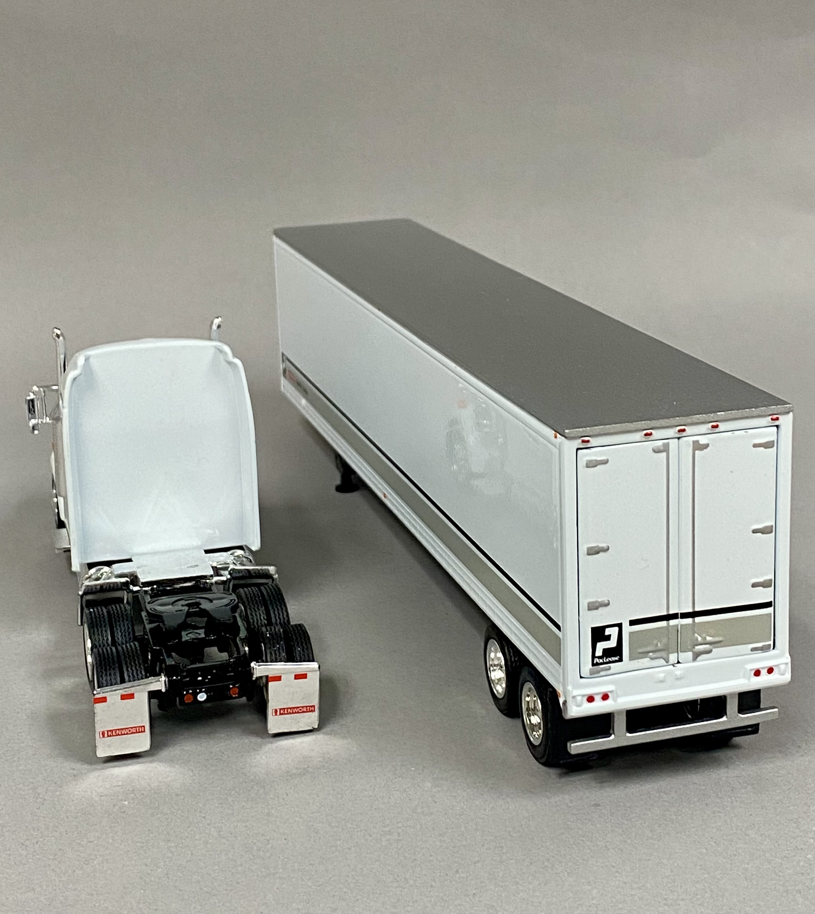Tonkin Replicas 1/53 Scale Kenworth W900 Semi-Truck