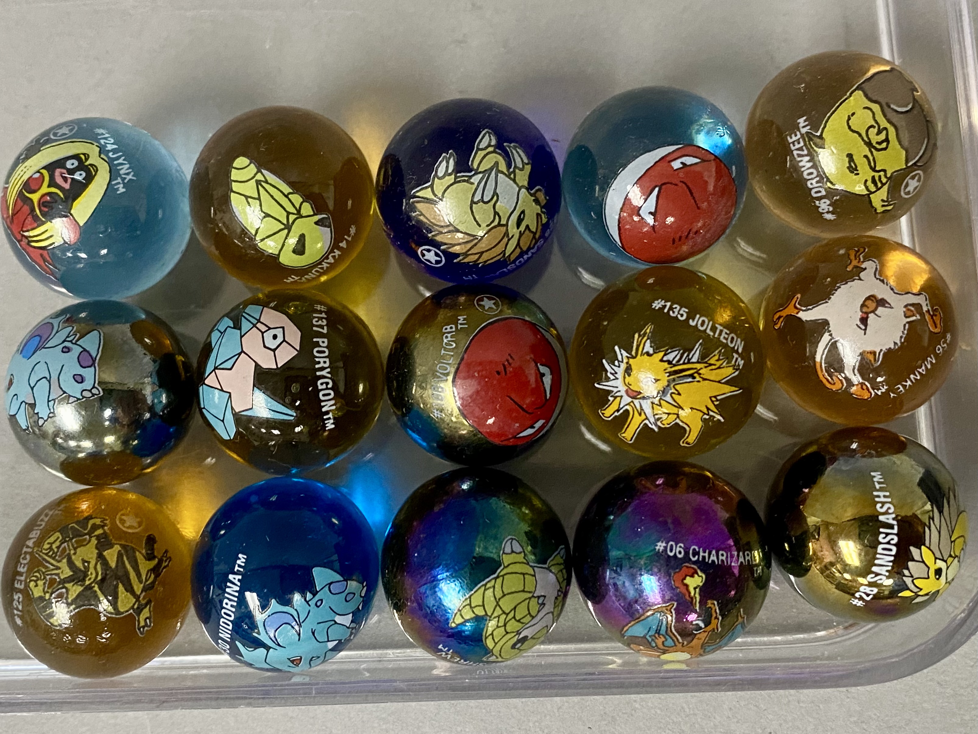 44 Pokémon Marbles & Vileplume Pouch