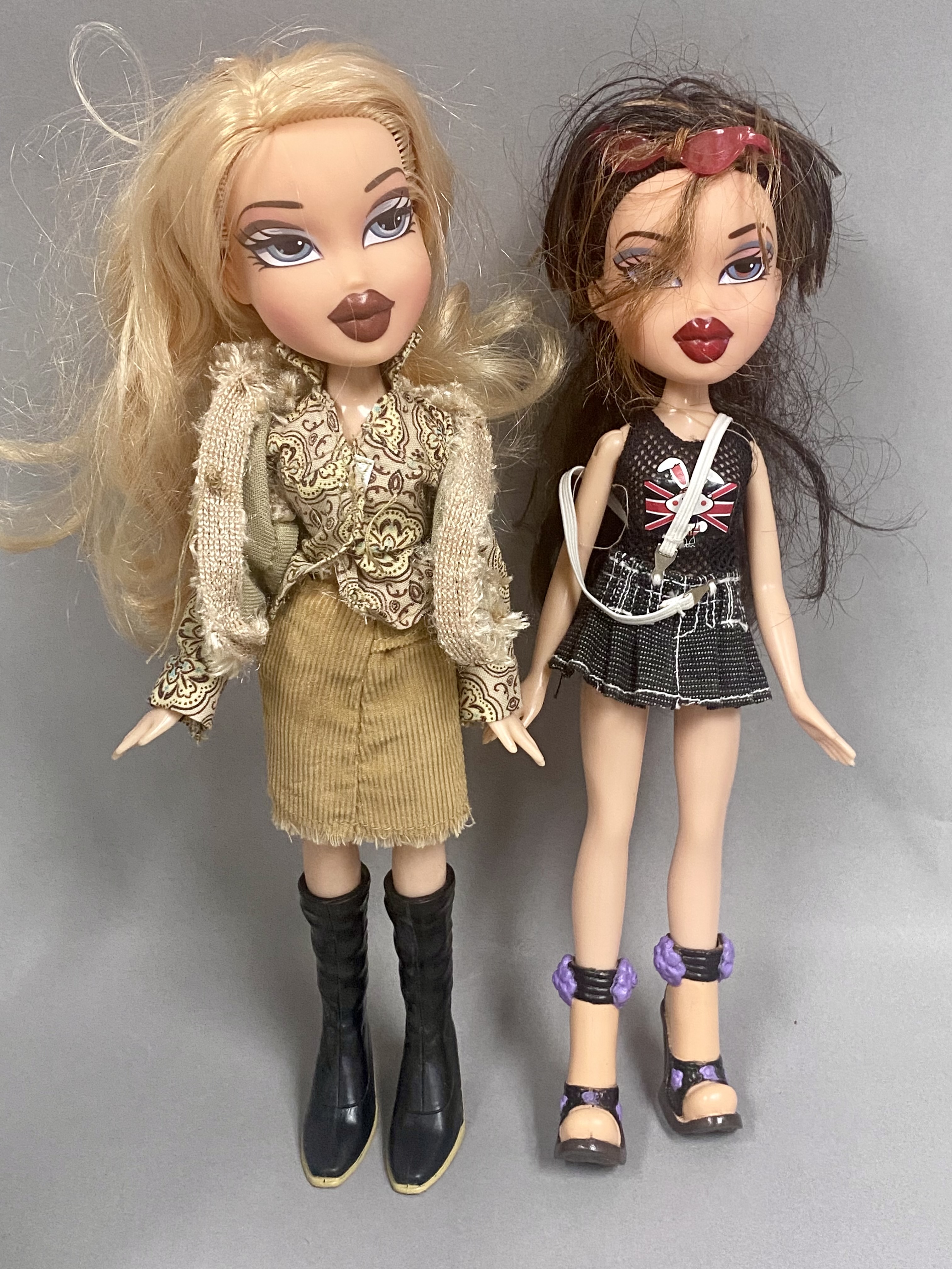 5 Bratz & Three Lil Bratz Dolls with Clothing & Accessories