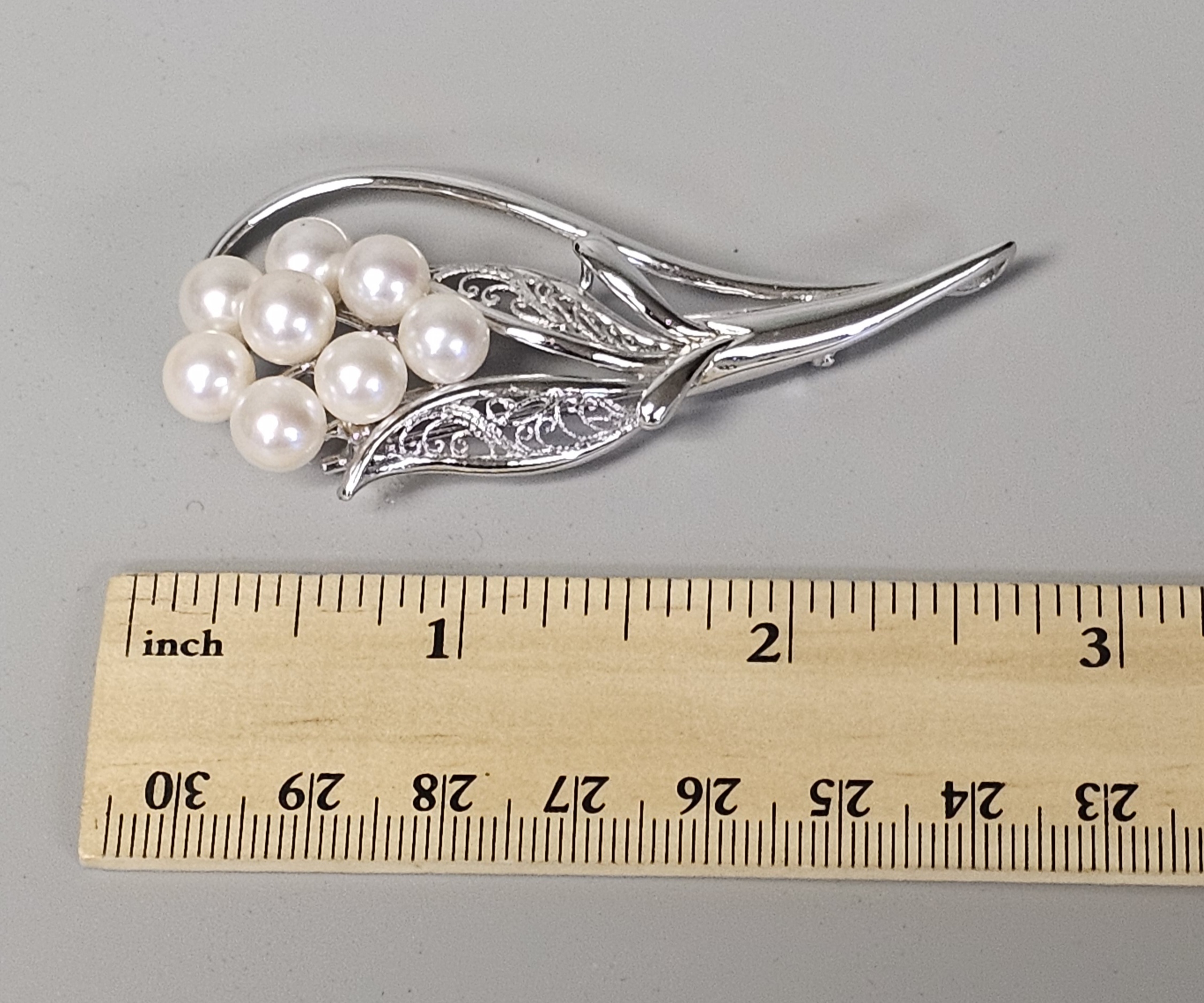 Vintage Cultured Pearl Silver Brooch 11.7 Grams