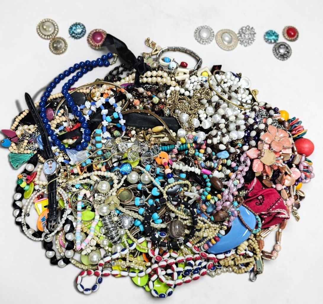 Costume Jewelry Grab Bag 6lbs+