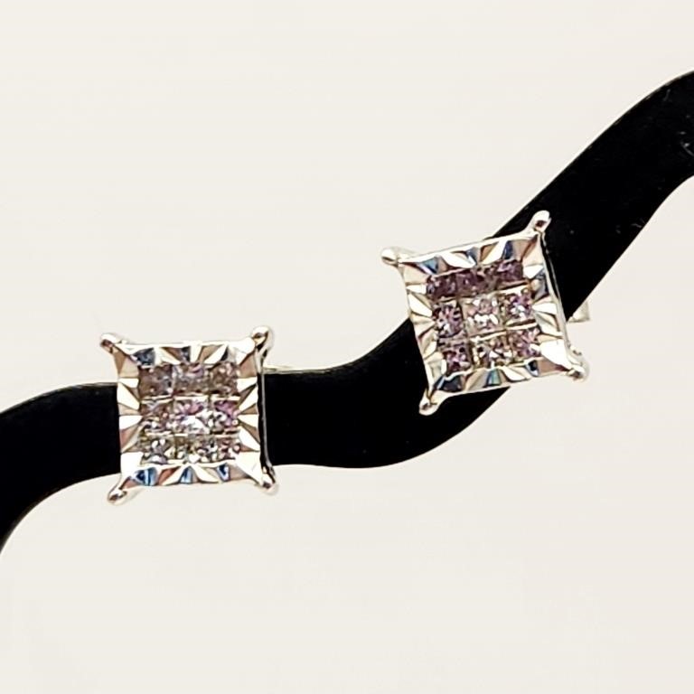 10K Gold Square Cluster Stud Earrings 1.3 Grams