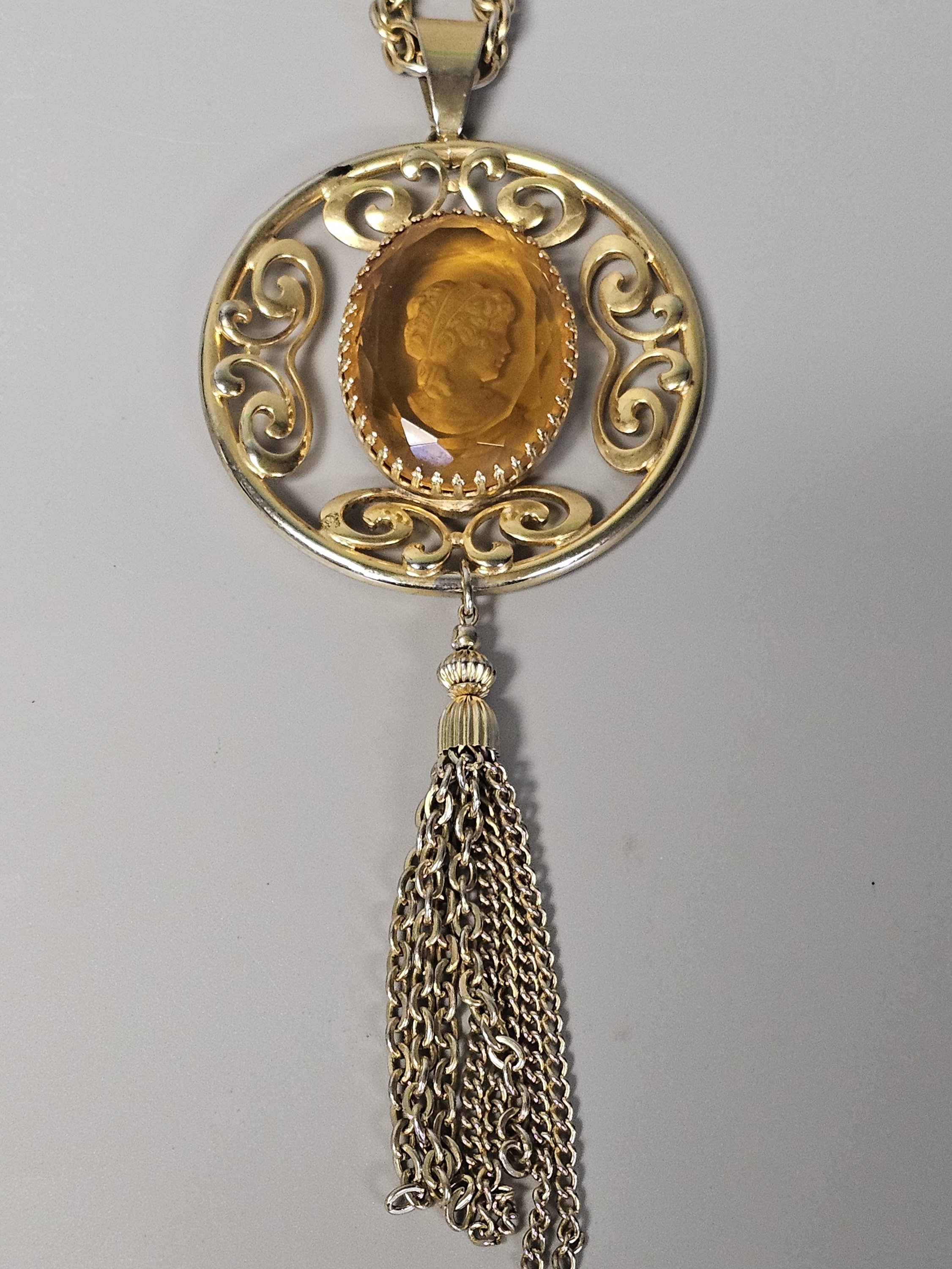 1960s Intaglio Cameo Necklace