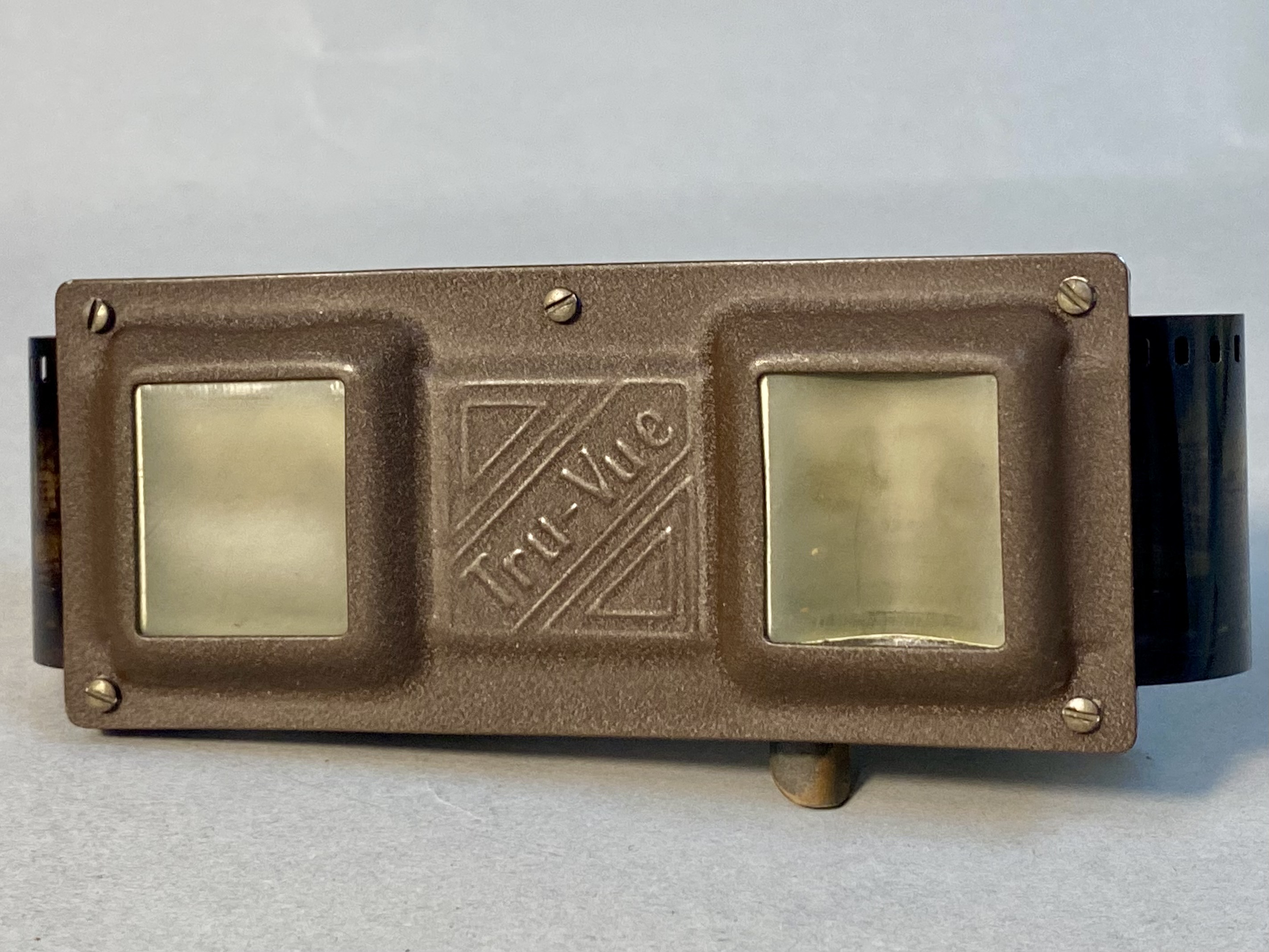 Tru-Vue Bakelite Stereoscopic Filmstrip Viewer & Filmstrips