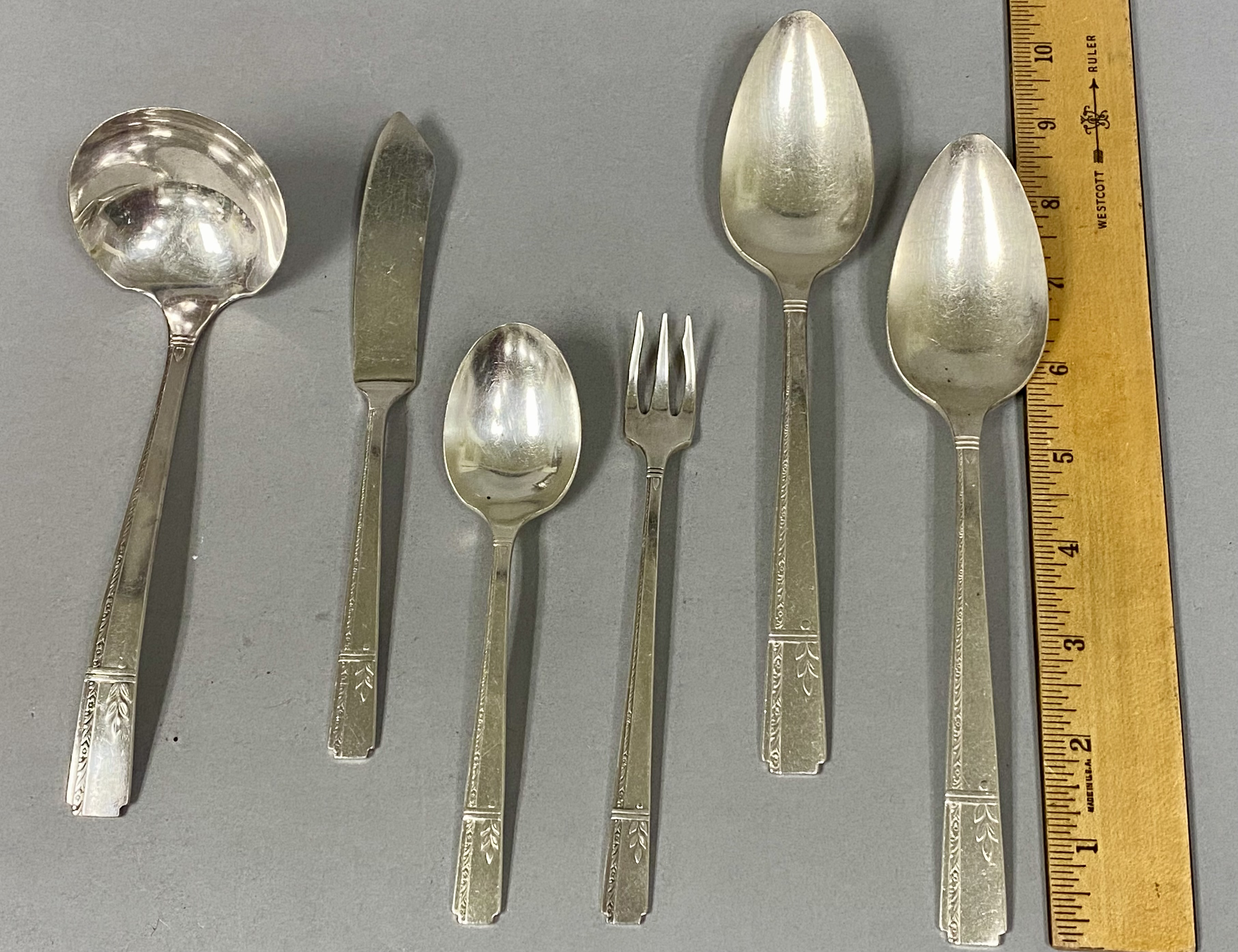 Oneida Heirloom Plate Milady Pattern Silver-Plated Flatware
