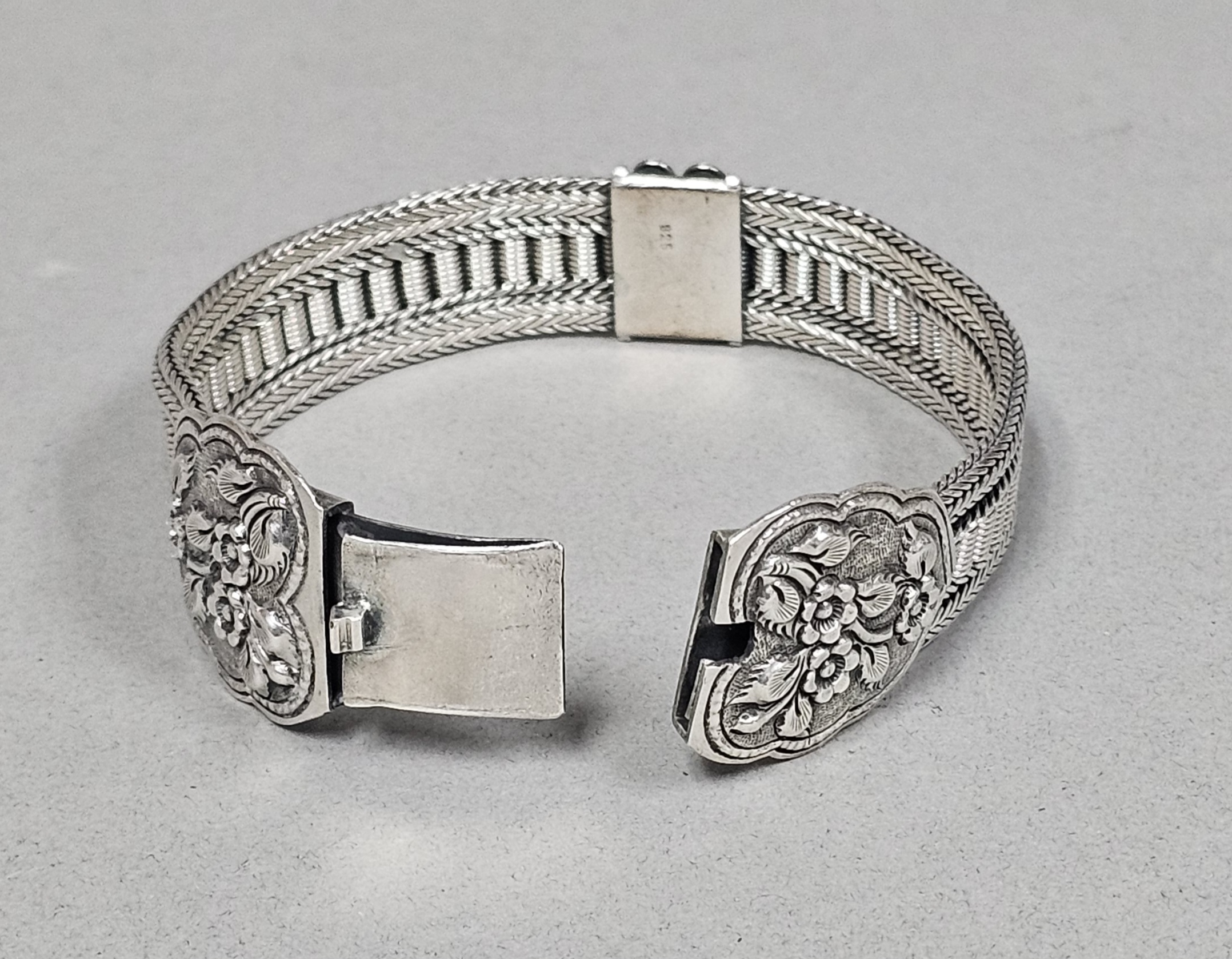 Sterling Silver Floral Repousse Bracelet 52.3 Grams